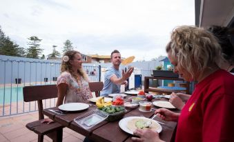 Sydney Beachouse YHA - Backpacker