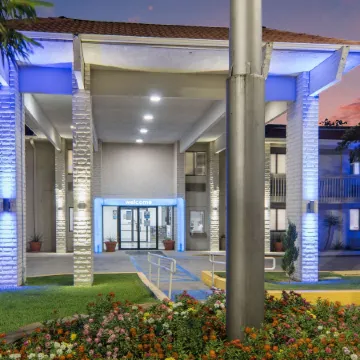 Motel 6 Addison, TX - Dallas