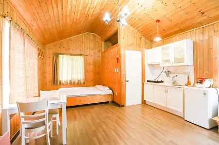 Goseong Gureumwiui Sanchaek Pension Отели в г. Косон
