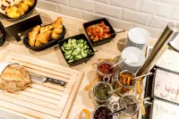Holiday Inn - the niu, CHARLY FRANKFURT CITY by IHG - breakfast