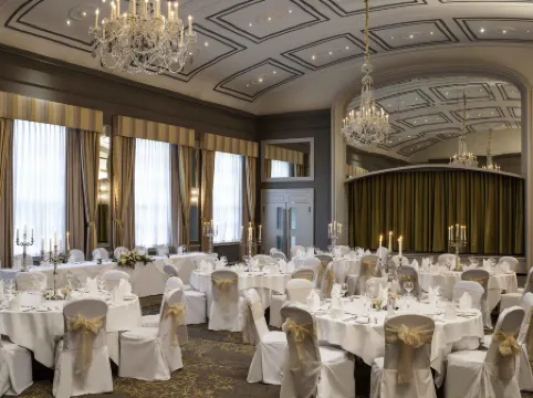 Castle Hotel Windsor Отели рядом с достопримечательностью «Dramatica»