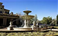 The Pecan Tree Guesthouse Hotels in Bryanston