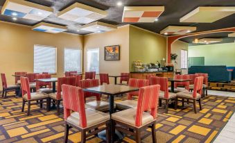 Quality Inn & Suites Lenexa Kansas City