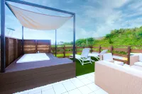 Roof Balcony with BBQ and Jacuzzi Projector Equi