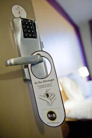 B&B Hotel Saint-Etienne la Terrasse Отели в г. Сен-Сиприен