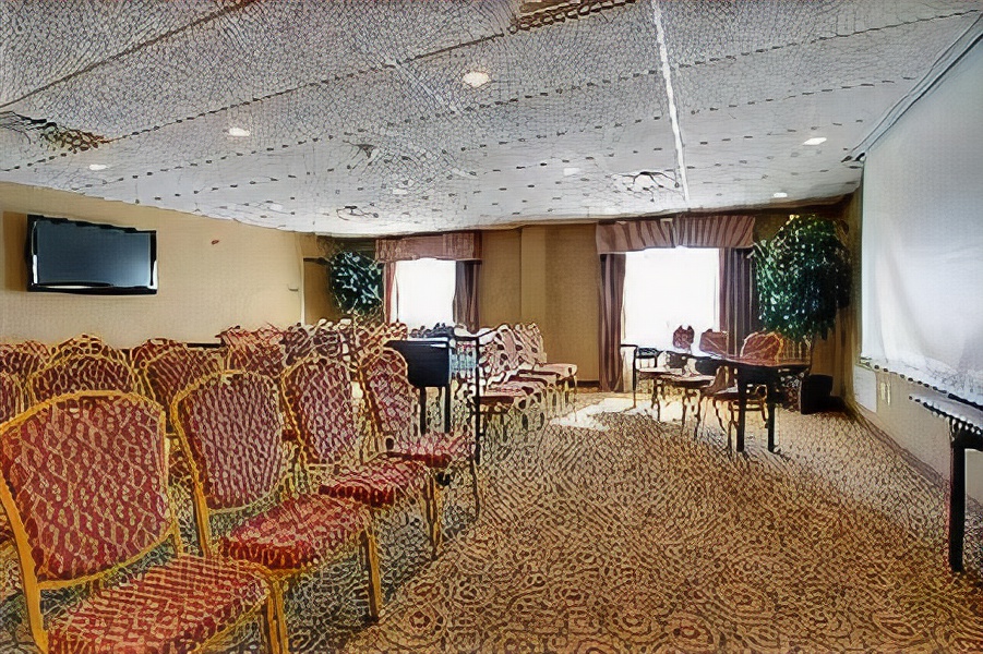 Hampton Inn & Suites West Bend