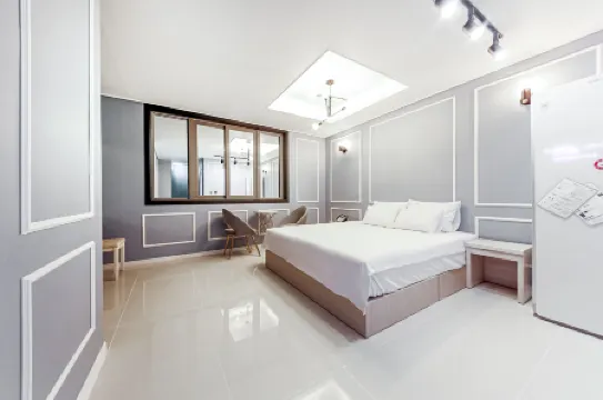 Hotel Yaja Damyangjum (Main Building)