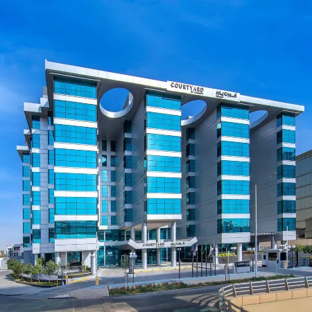 Courtyard Riyadh Northern Ring Road Отели рядом с достопримечательностью «Парк Эр-Рияда»