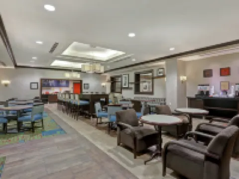 希爾頓歡朋酒店-多倫多機場中心 多倫多酒店