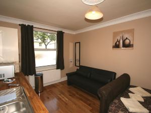 Central Studios Gloucester Road by RoomsBooked