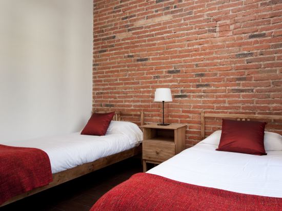 Comfortable Family Apartment with Balcony