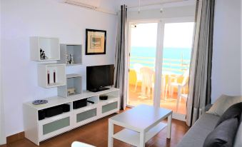 1 Bedroom Apartment with Sea Views