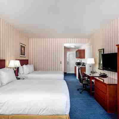 Holiday Inn Express & Suites Lathrop Rooms