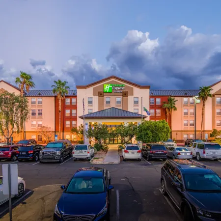 Holiday Inn Express & Suites PHOENIX AIRPORT by IHG