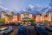 Holiday Inn Express & Suites PHOENIX AIRPORT by IHG - Parkplatz