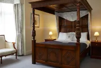 Royal George Hotel by Greene King Inns