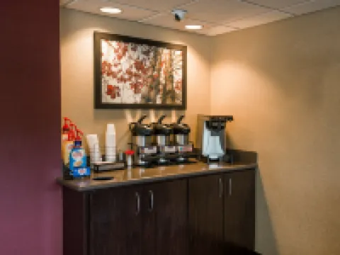 Red Roof Plus+ Chicago - Naperville Hotels in Naperville