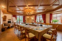 Hotel Restaurant Vinothek Lamm Hotel di Dobel