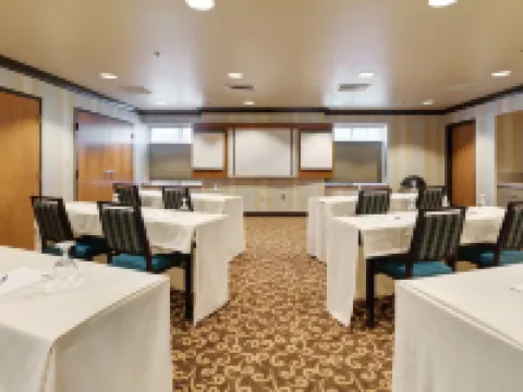 智選假日套房酒店沃裏克普羅維登斯（機場） 沃威克酒店