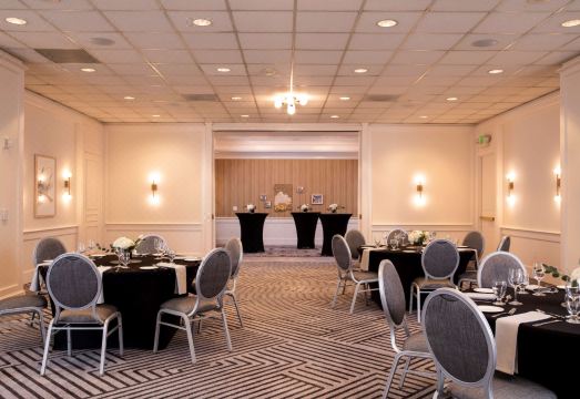 더 로열 소네스타 포틀랜드 다운타운