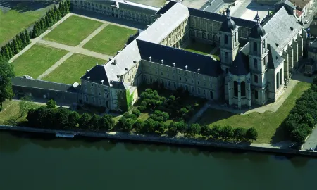 Hôtel de l'Abbaye des Prémontrés Отели в г. Понт-а-Муссон