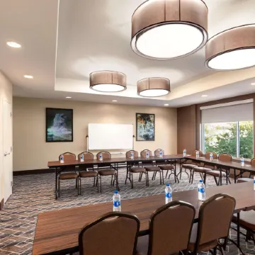 La Quinta Inn & Suites by Wyndham Clovis CA