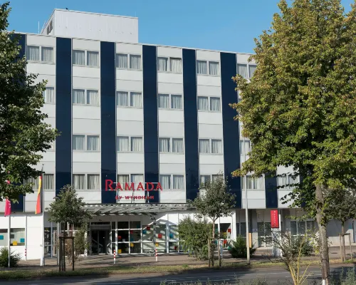 Ramada by Wyndham Hannover Eksterior Photos