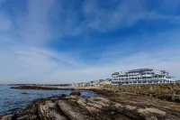 Madison Beach Hotel , Curio a Collection by Hilton - de playa