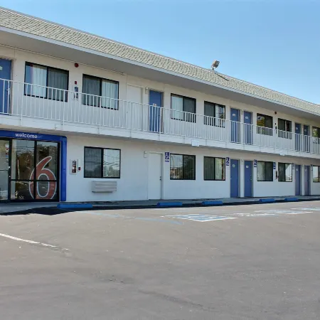 Motel 6 Atascadero, CA