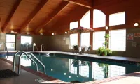 AmericInn by Wyndham McAlester - Swimmingpools