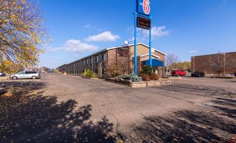 Motel 6 Eau Claire, WI