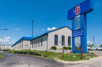 Motel 6 Richmond, IN - 2-Star