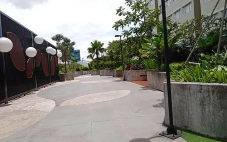 Royal Apartment MP-01 Отели рядом с достопримечательностью «Harian Kompas»