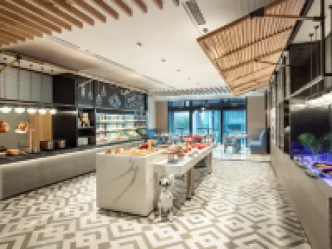 Crowne Plaza SHANGHAI NANJING ROAD by IHG Hotels in Shanghai