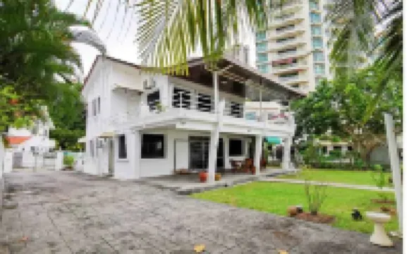 Little Heaven by Sky Hive, A Beach Front Bungalow Hotels in 