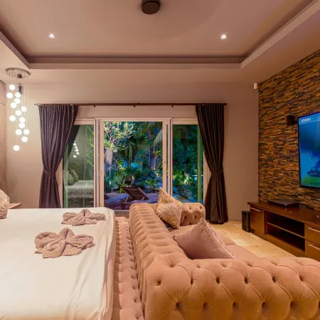 6 Bedroom Luxury Villa on Golf Course (PH125)