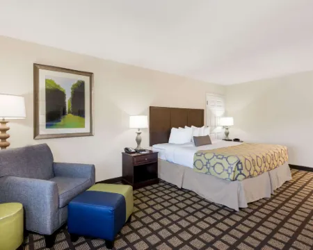 Baymont by Wyndham Erie Hotels in Summit Township