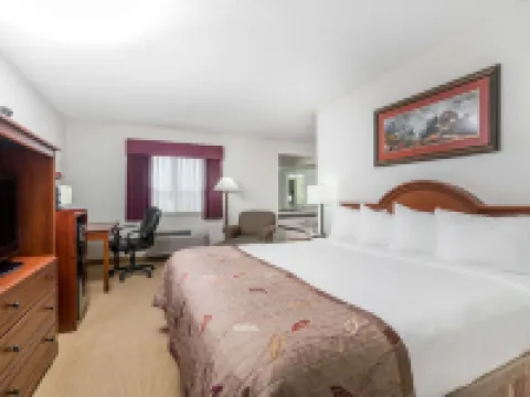 Baymont by Wyndham Marshfield Hotels in Wood County