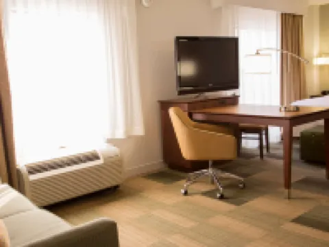 ハンプトン イン & スイーツ アルバニー - ダウンタウン オールバニーのホテル