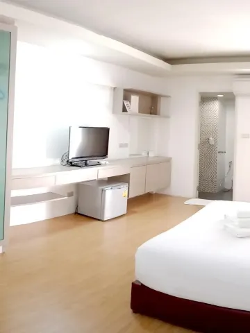 ห้องดีลักซ์ เตียงใหญ่ 1 เตียง