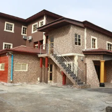 Cute Villa Hotel and Suites