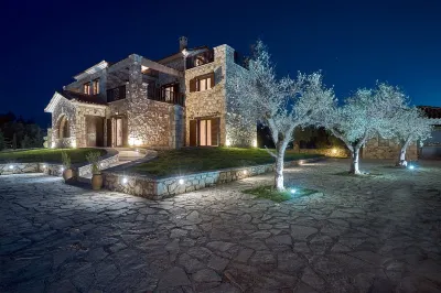 Palazzo di P Villa, Zakynthos Exclusive Private Villa with Pool Grampsas Winery附近的飯店