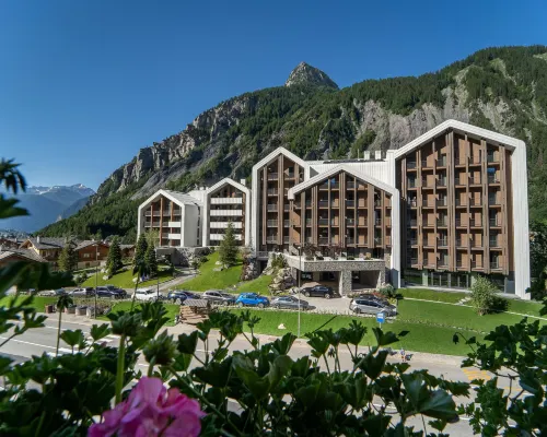 TH Courmayeur Hotels near Checrouit