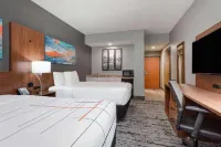 La Quinta Inn & Suites by Wyndham St. Petersburg Northeast - Uima-altaat