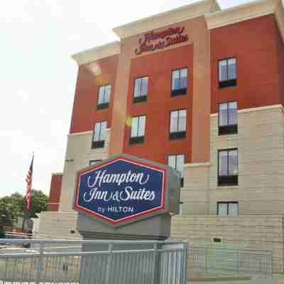 Hampton Inn & Suites Cincinnati/Uptown-University Area Hotel Exterior