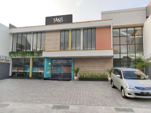 Sans Hotel Box Mansion Surabaya by RedDoorz