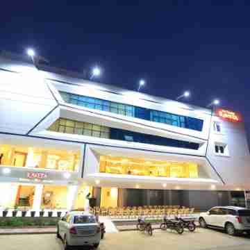 The Grand Raveta Hotel Exterior