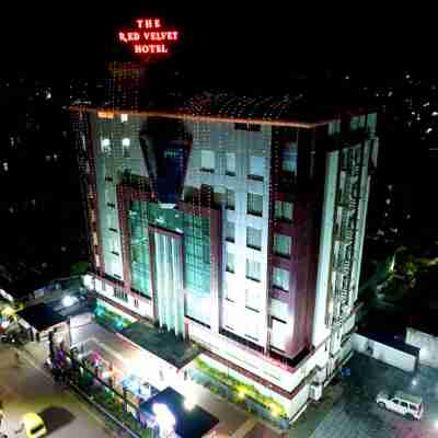 The Red Velvet Hotel Samarpan Hotel Exterior