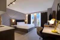 Hampton Inn by Hilton Montreal Downtown