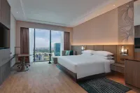 Courtyard by Marriott Setia Alam Hotels near UOA Business Park Property Gallery